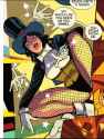 Zatanna Squating