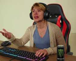933 KB