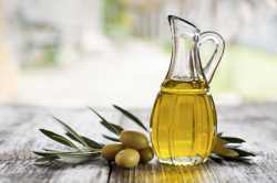 olive-oil-in-a-bottle-which-may-be-used-on-the-face