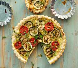 i24851-quiche-courgette-tomate-et-herbes-de-provence