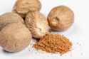 Nutmeg_whole