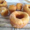 Alton-Brown-Bonuts-on-Rack
