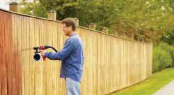 fence-spraying-1259736581