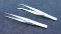 1200px-Tweezers_made_of_martensitic_stainless_steel_JIS_SUS410