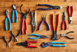 SPR-types-of-pliers-8708362-hero-a3fc396ac69d4f5c89ad9a1e778adcbf