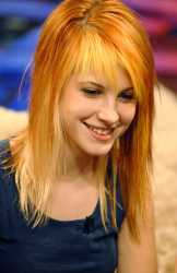 hayley-williams-paramore-women-music-redheads-people-celebrity-singers-1953x3000-entertainment-music-hd-art-wallpaper-preview