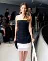 Jessica- Biel -posed-photos-inside-Guggenheim-International.jpg