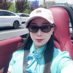 chinese 45yo cougar rolls royce white cub pickup