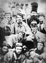 confederate-volunteers-posing-richmond-10505695