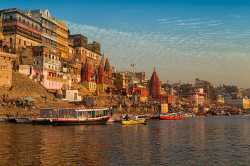 scene-of-river-ganges-varanasi-india