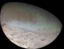 Triton_moon_mosaic_Voyager_2_(large)