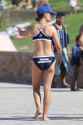 Natalie-Portman-Sydney-beach-day-02-23-2020-009