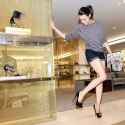 Aubrey-Plaza_-Shoe-Shopping-at-Barneys-in-New-York-for-HRC-Charity--19