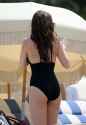 hailee-steinfeld-in-swimsuit-at-a-beach-in-miami-05-22-2016_29