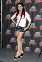 73466_arianagrandeatplanethollywoodtikipetercelebritycity024_123_207lo