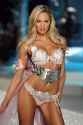 candice-swanepoel-v0-dx8th9pi1gvd1