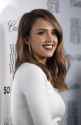 jessica-alba-v0-2041ubn782he1