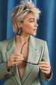f485c9f6-197a-4804-993d-ce848d5a25b8-florence-pugh-jcrew-spring-2022-campaign-10