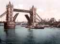 London-TowerBridge-1900-Closed-A pleasure steamer passing under Tower Bridge in 1900
