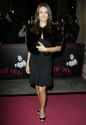 61336220_elizabethhurley03