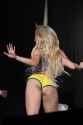 zara-larsson-sexy-legs-ass-rock-in-rio-014