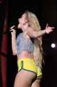zara-larsson-sexy-legs-ass-rock-in-rio-024