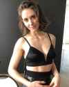 Alison Brie (2)