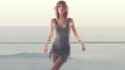 wallpapersden.com_taylor-swift-gq-magazine-photoshoot_2560x1440