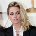 dylan-meyer-kristen-stewart-arrives-on-the-red-carpet-news-photo-1648462520