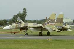 800px-Sukhoi_Su-37_at_Farnborough_1996_airshow