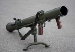 Carl_Gustav_recoilless_rifle_(cropped)