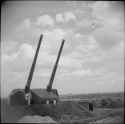 Twin_5.25_inch_AA_guns_Primrose_Hill_1943_IWM_H_032322