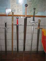 picture-of-medieval-swords[1]