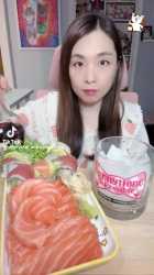 asiangirldrinkinghenny