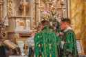 FSSP+LatinMass+St.+Marys+altar+books+paten-1