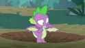 Spike_looking_at_his_new_wings_S8E11