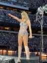 taylor swift salute reversed