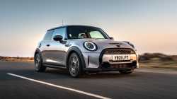 43d669ab-cb53-494a-bf5c-d3d271772ad4_P90419418_highRes_the-new-mini-3-door-