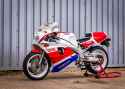 Yamaha-FZR750R-2
