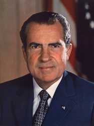 Richard_Nixon_presidential_portrait_(1)