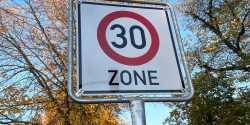 tempo-30-zone-schild-strasse-2210_fft5ls