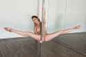 totally-naked-babe-doing-pole-dancing-only-for-your-eyes-20