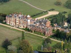 Sandringham_House_from_the_air_(cropped)