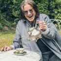 ozzy tea time