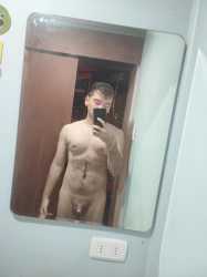 feeling-insecure-m-20-chilean-v0-mbbackluum9f1