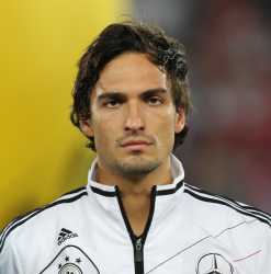 FIFA_WC-qualification_2014_-_Austria_vs._Germany_2012-09-11_-_Mats_Hummels_01