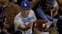 Dodger fan gives poodre fan the finger