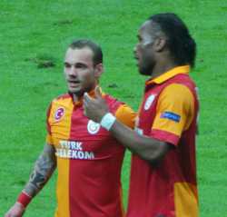 Sneijder_&amp;_Drogba