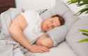 man-sleeping-comfortable-bed-1000x640 (1)