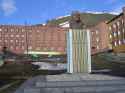 Lenin_statue_in_Barentsburg,_Svalbard